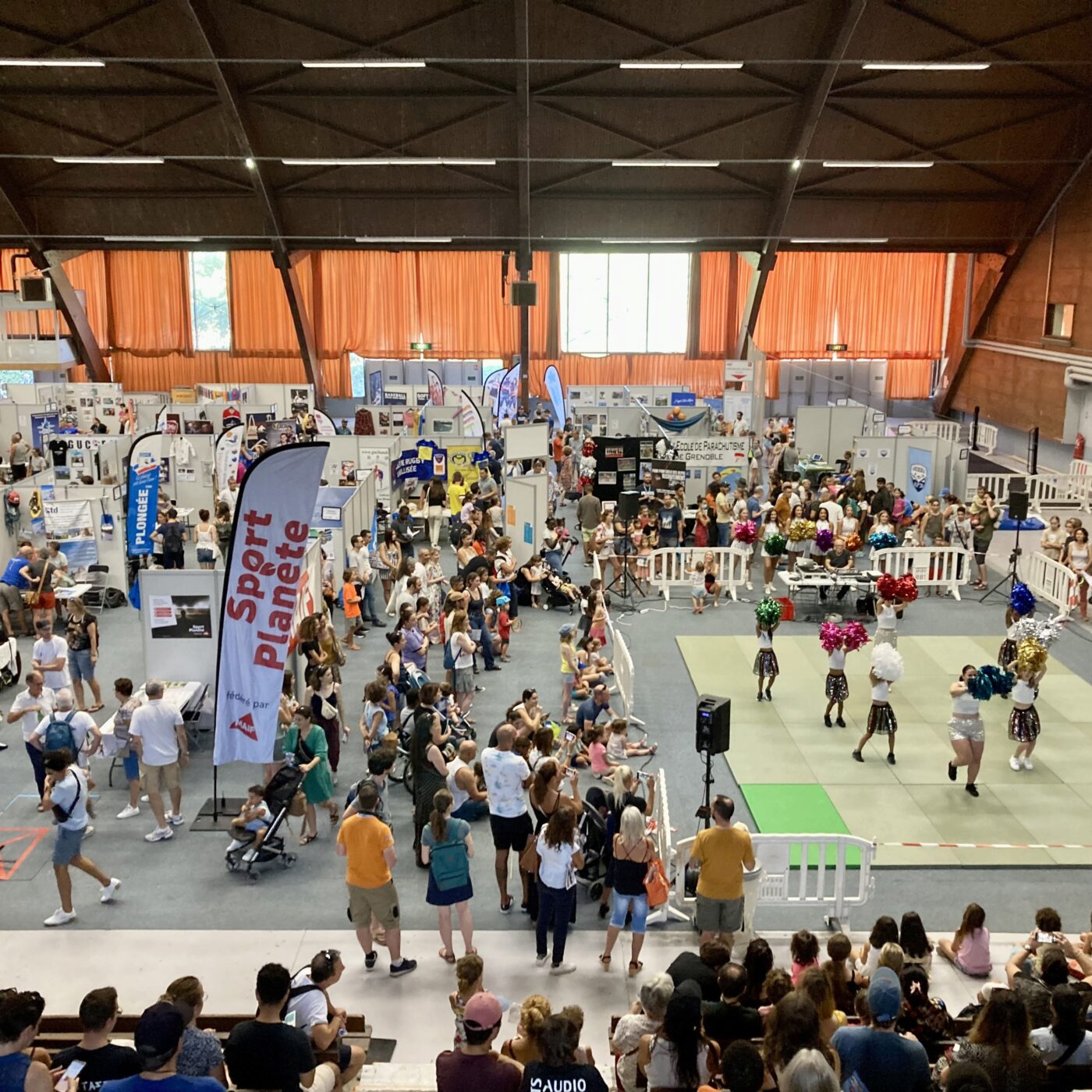 Une journée au forum des sports de Grenoble episode artwork