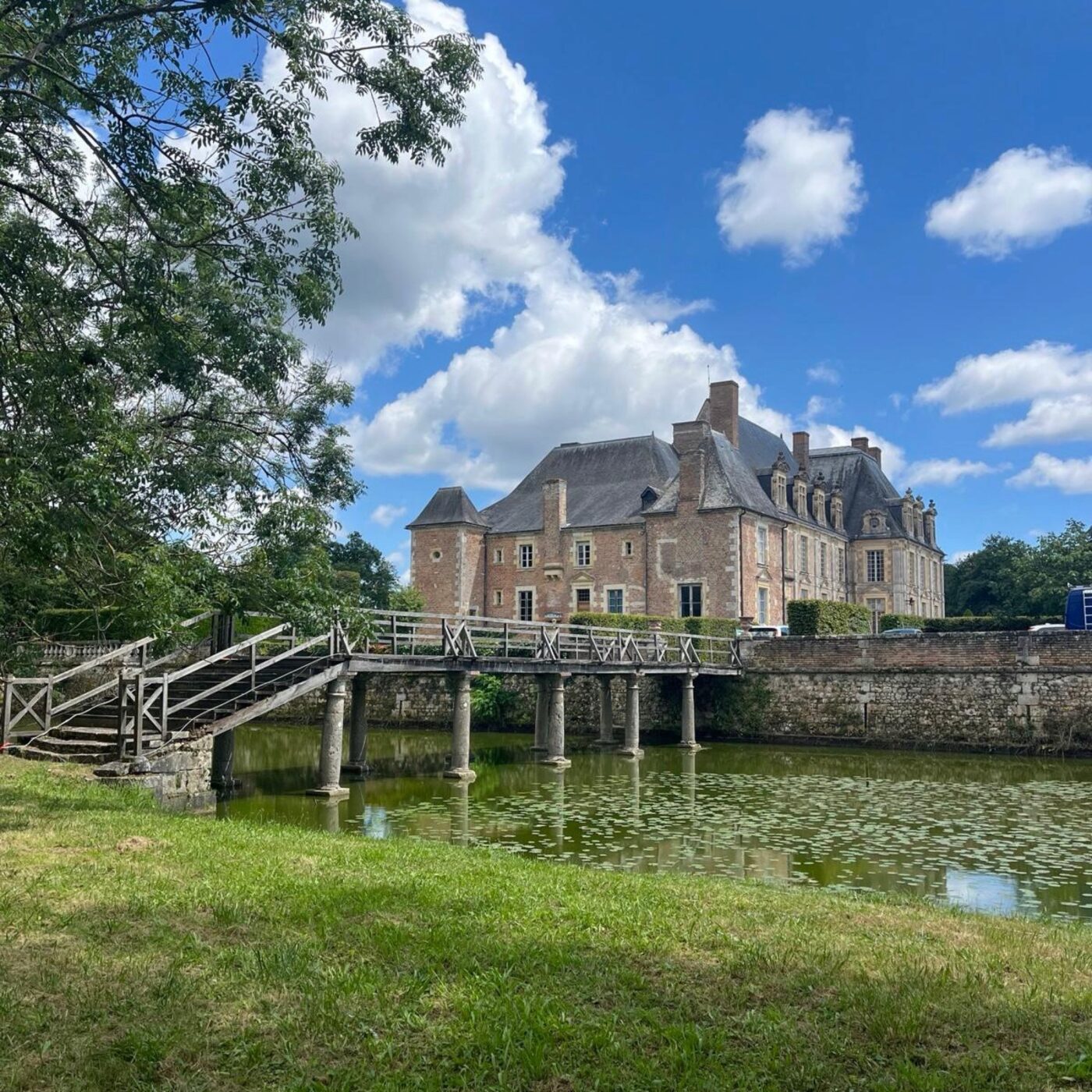 Les nouvelles activités du château de La Ferté Saint-Aubin pour le printemps episode artwork