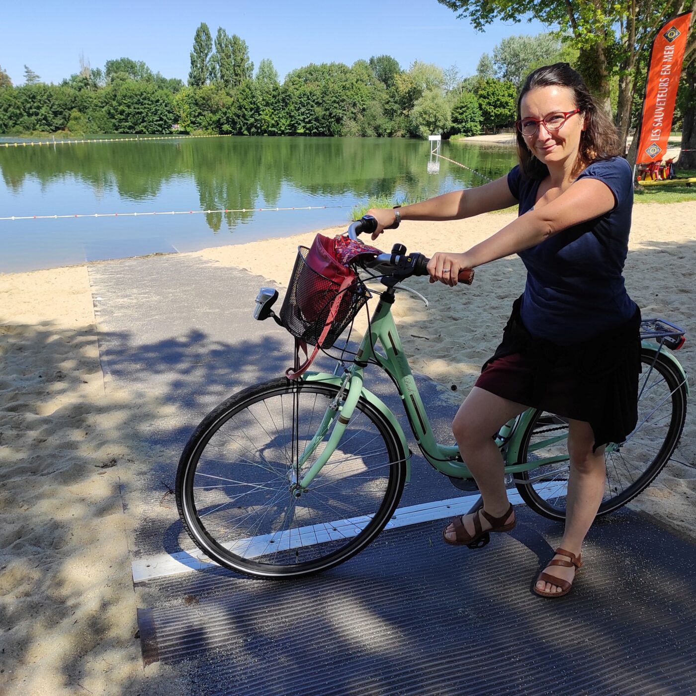 A pied, dans l'eau ou à vélo :  l'Indre se découvre de différentes manière episode artwork