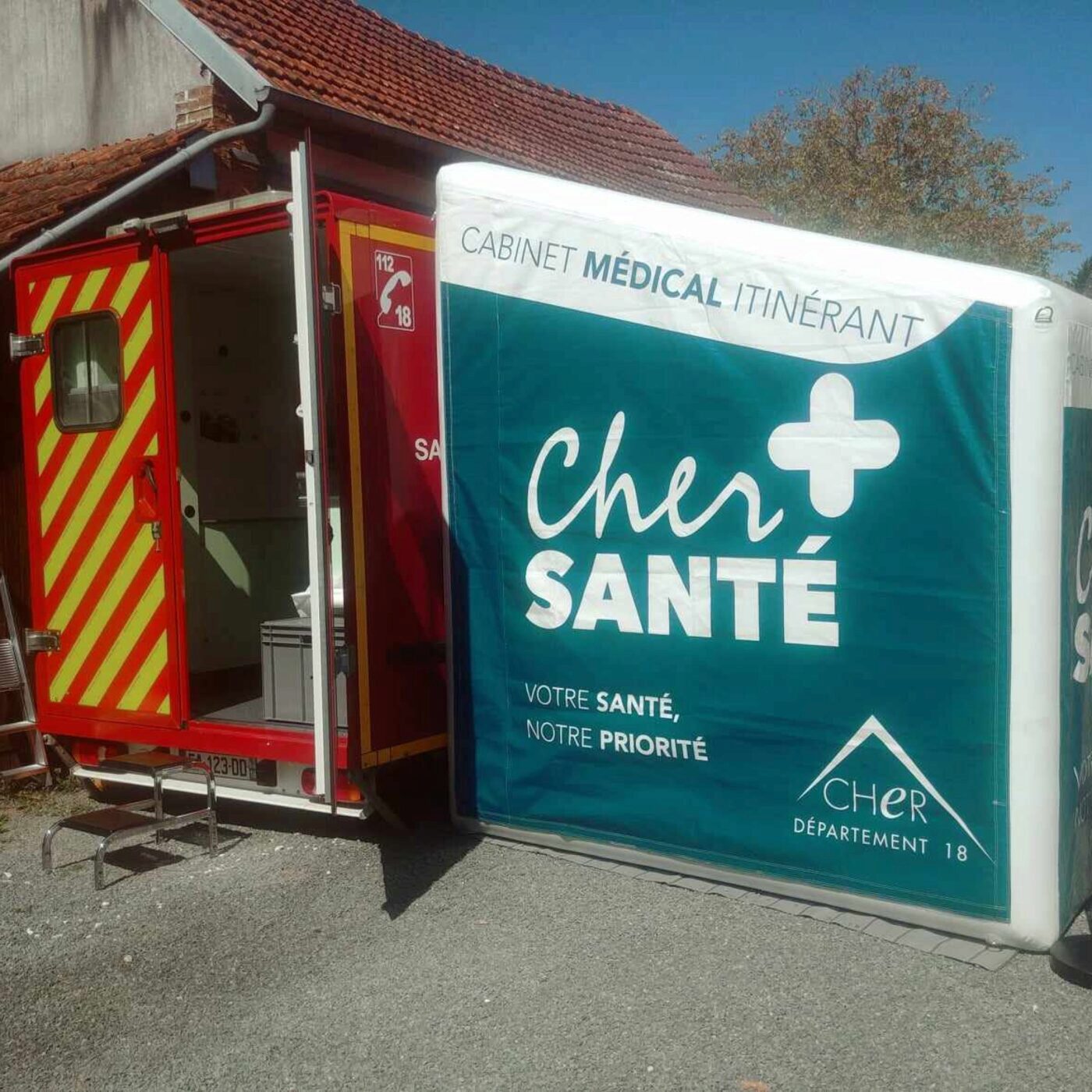 Le cabinet médical itinérant sillonne les routes du Cher depuis cet été episode artwork