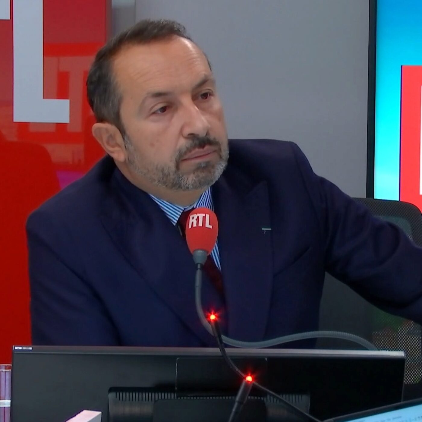 "Si pas de rupture, il y aura censure" : sur RTL, la mise en garde du RN Sébastien Chenu à Sébastien Lecornu