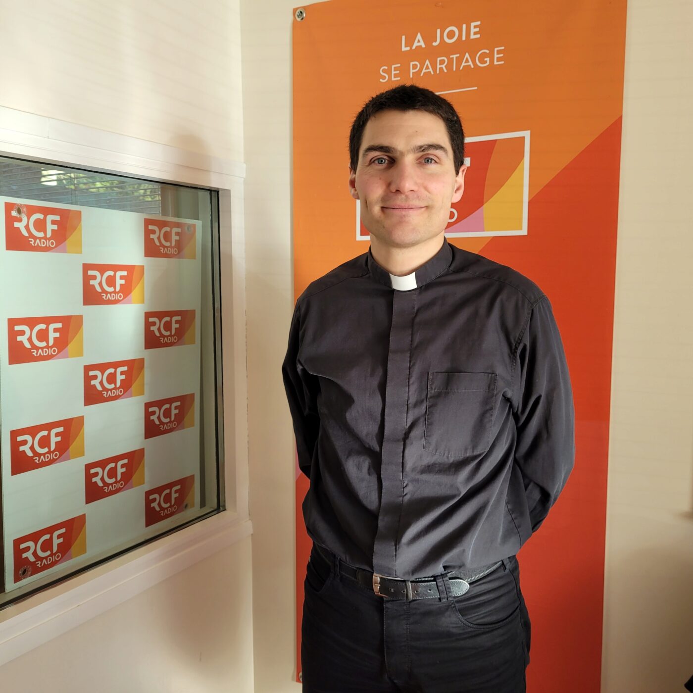 Père Pierre Besson : 2023 année des jeunes avec les JMJ de Lisbonne episode artwork