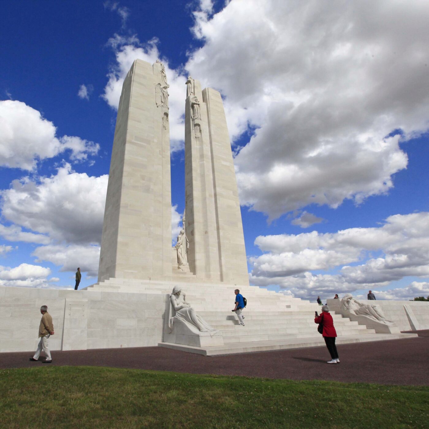 Sur les traces de la mémoire canadienne à Vimy episode artwork