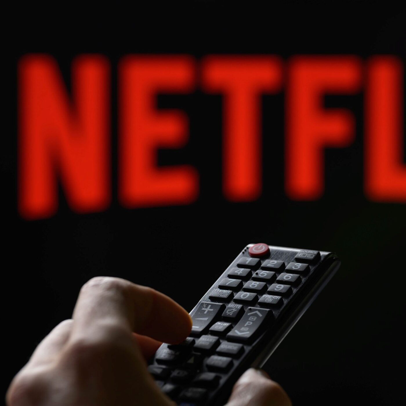 Netflix modifie le paysage médiatique francophone en lançant un abonnement avec publicité