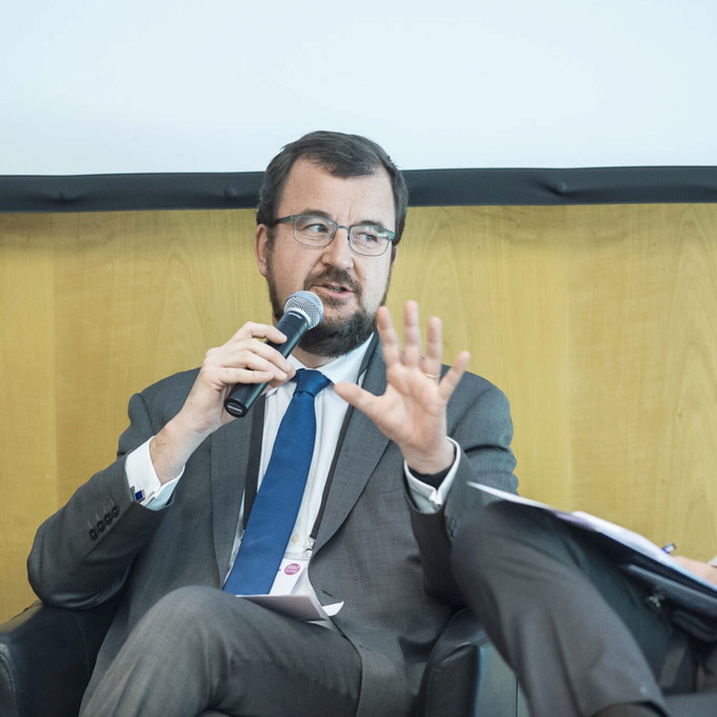 "Il y a un vrai travail international à mener contre la maximisation du profit" souligne Bertrand Badré