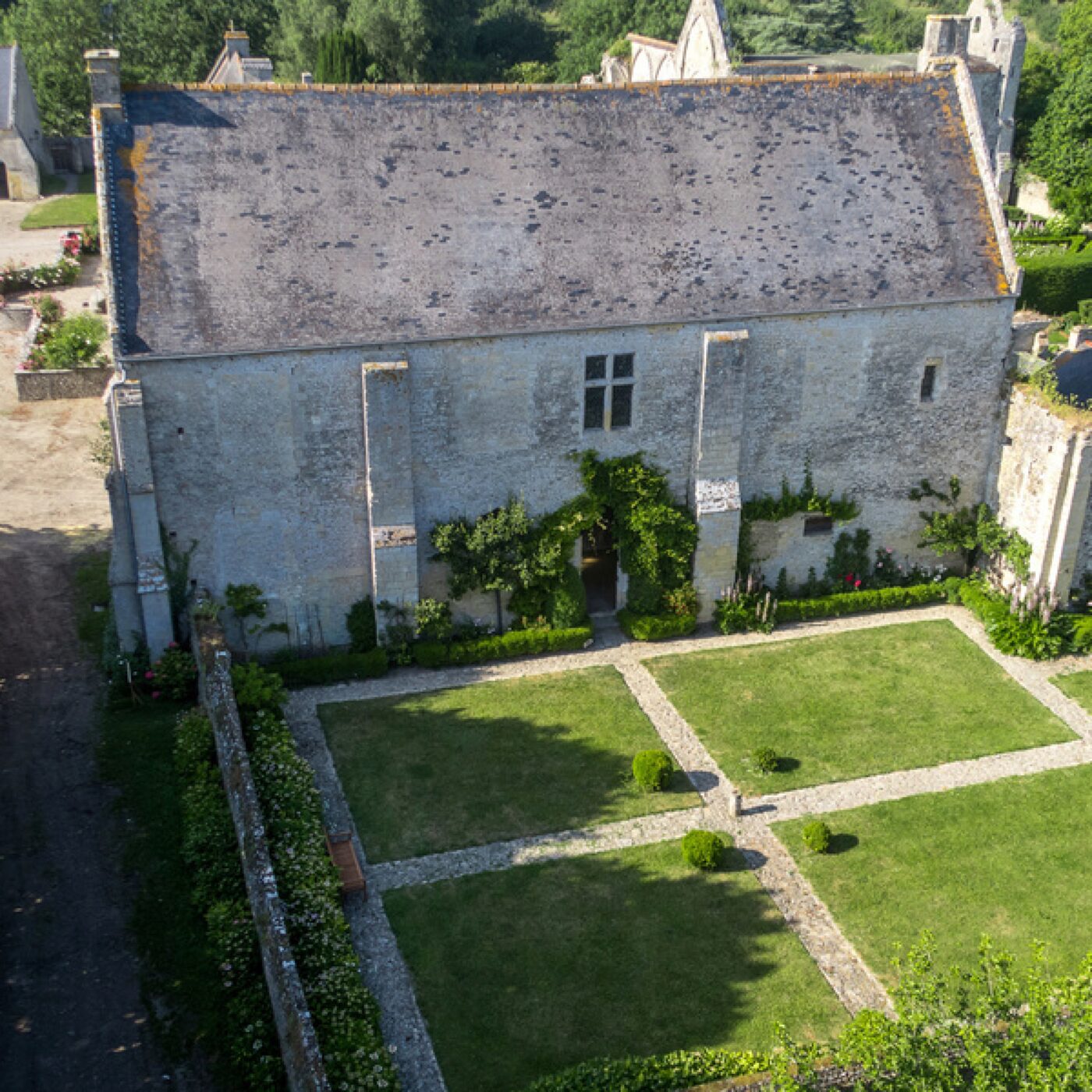 Le réfectoire des moines de l'Abbaye de Longue sur Mer 4/5 episode artwork