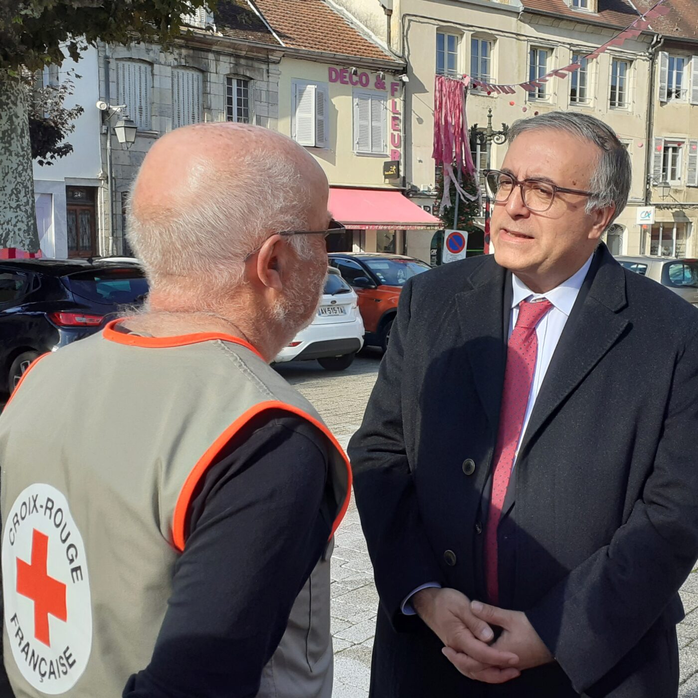 Le président de la Croix-Rouge française en déplacement à Poligny episode artwork