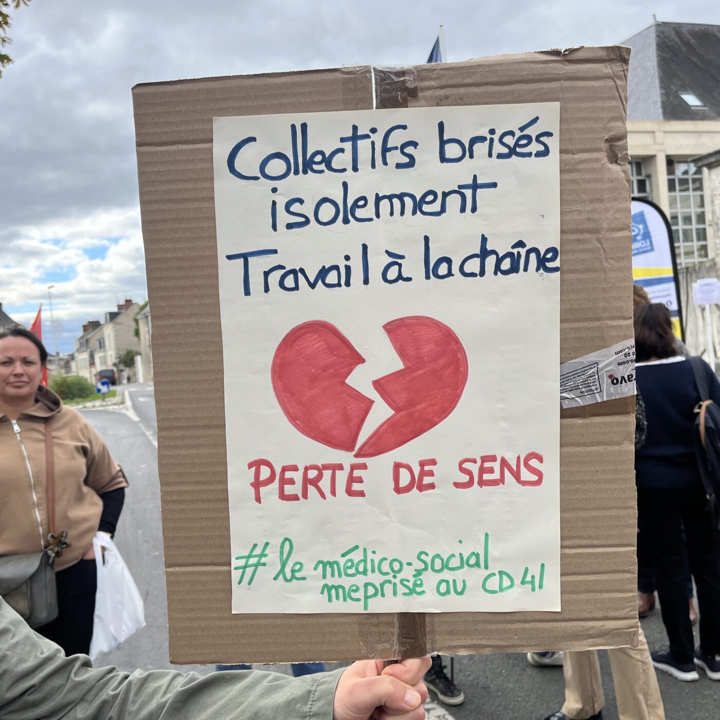 Le secteur médico-social mobilisé dans les rues de Blois episode artwork