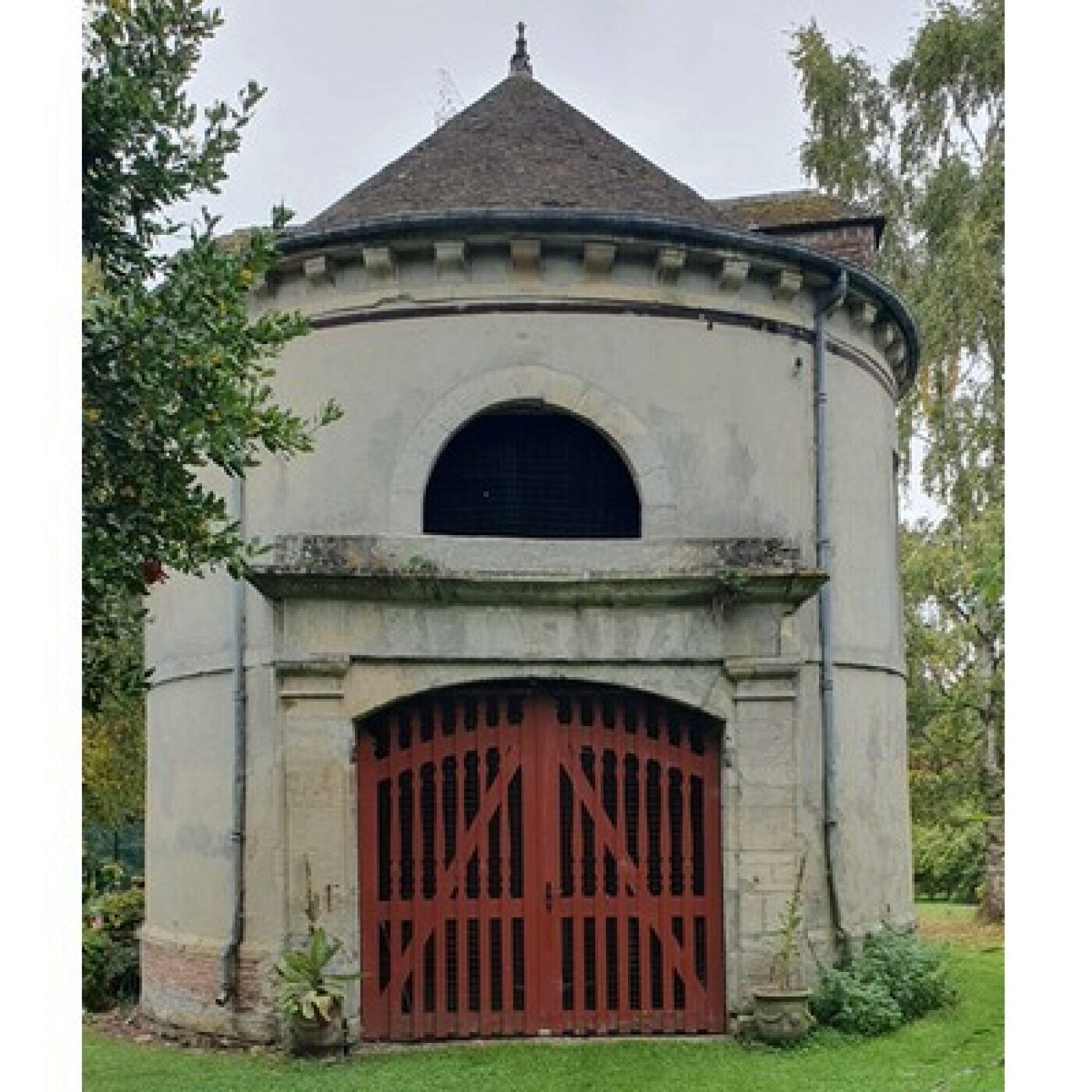La roseraie et le colombier du manoir de Petiville episode artwork