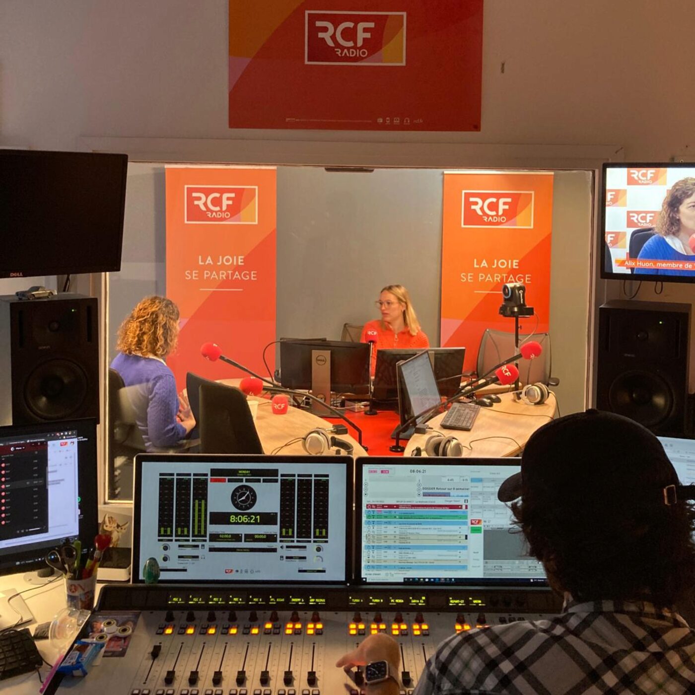 Radio Don : découvrez les coulisses de la matinale de RCF et Radio Notre-Dame !