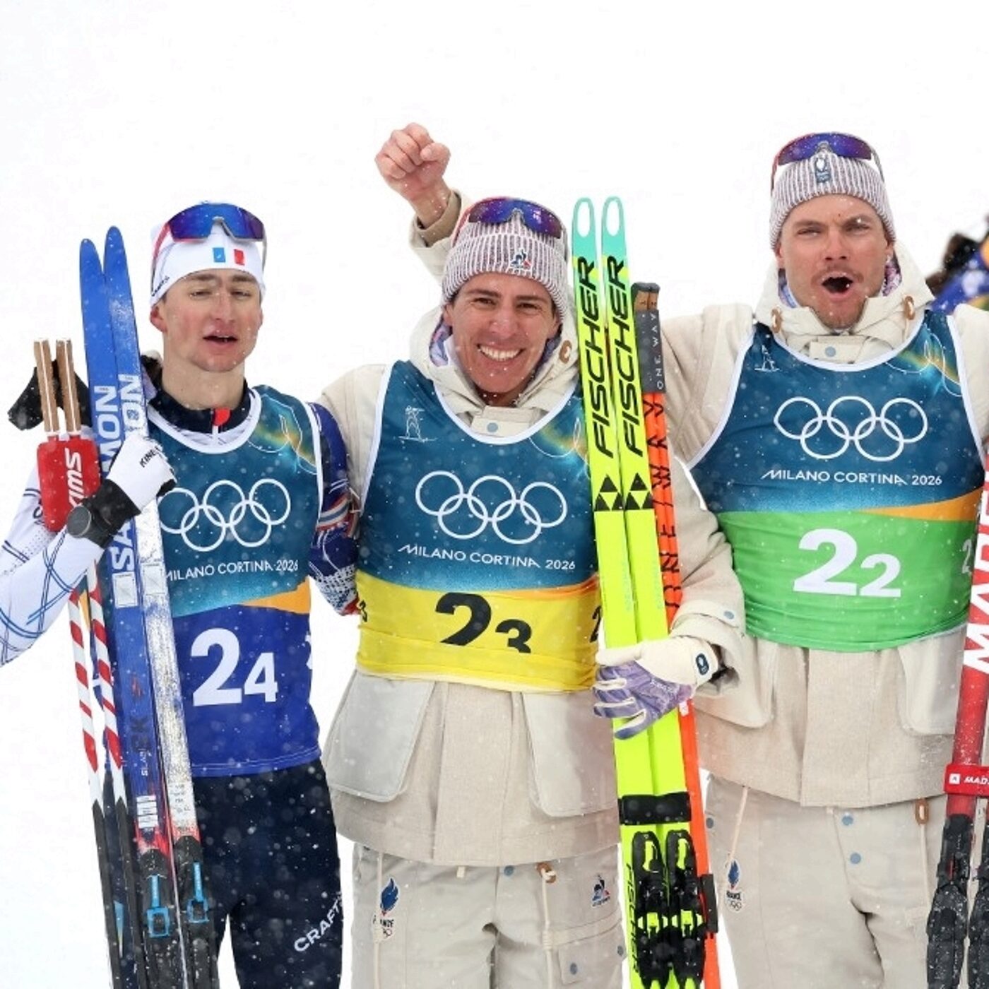 Les biathlètes Émilien Jacquelin et Éric Perrot se confient après avoir décrochés l'or au relais masculin episode artwork