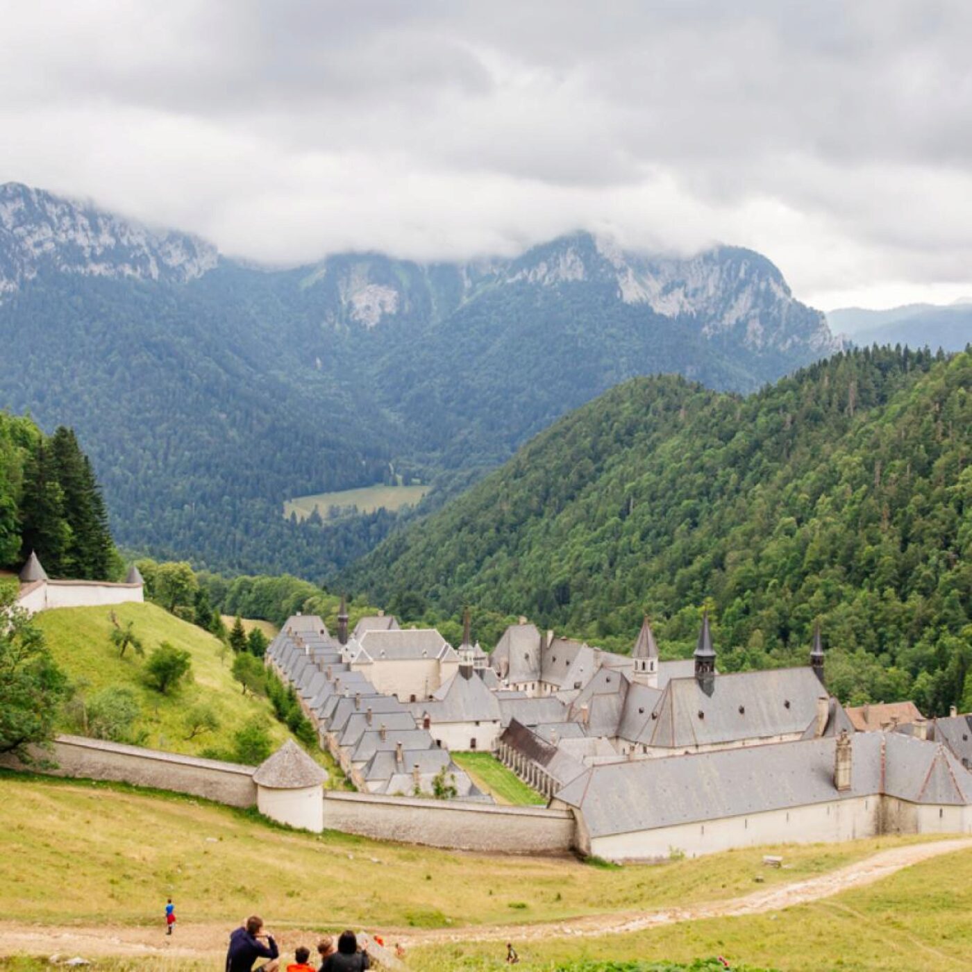 Sur les pas des moines dans le massif de Chartreuse episode artwork