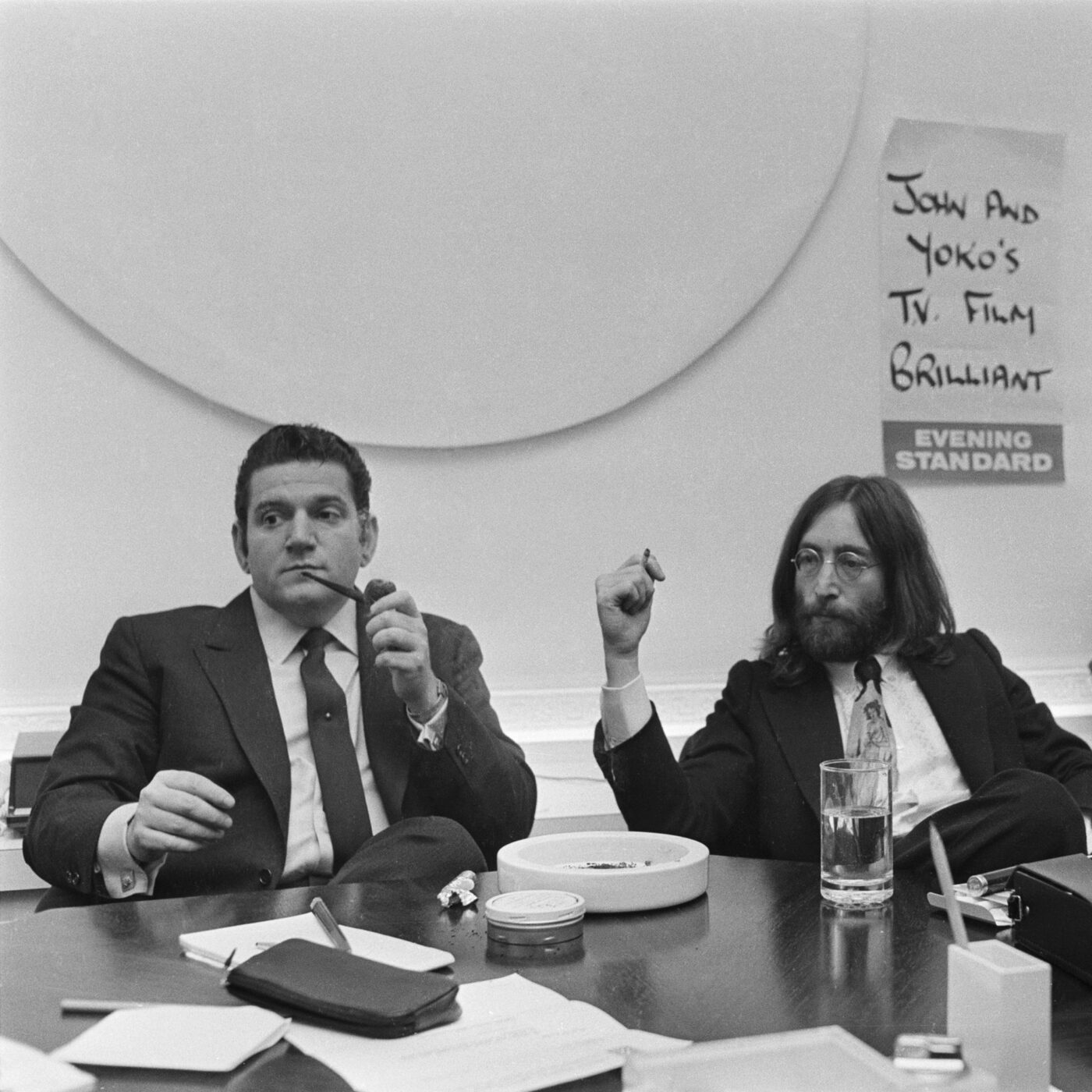 Les Beatles, pris au piège du manager Allen Klein, surnommé "le requin" qui a précipité leur chute Les Beatles, pris au piège du manager Allen Klein, surnommé "le requin" qui a précipité leur chute