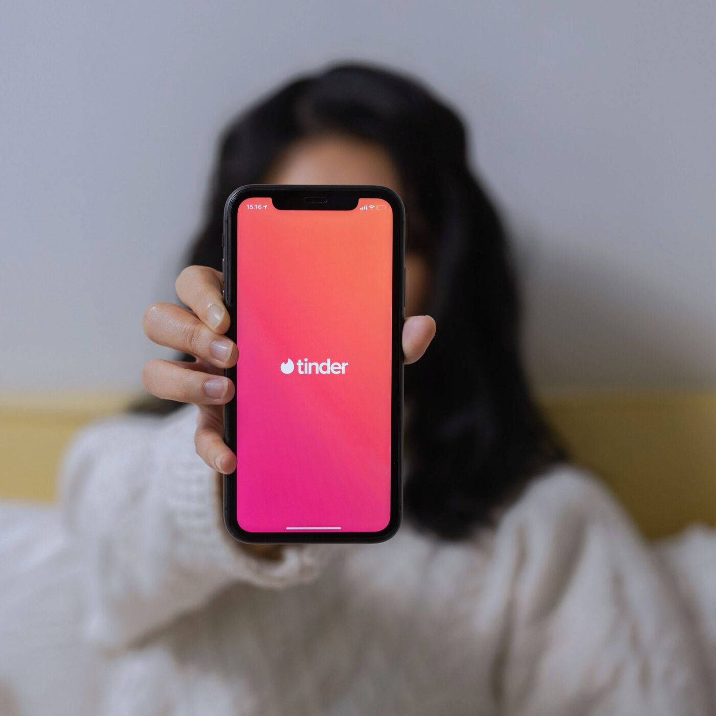 Tinder vieillit, Hinge grandit: la leçon que toute entreprise devrait retenir