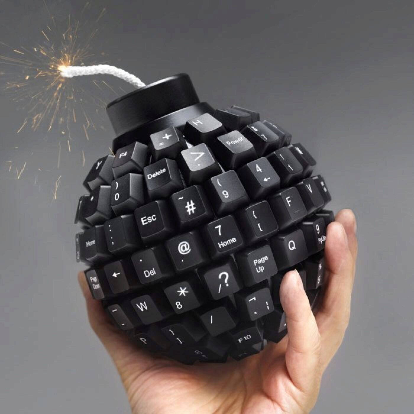 14,5 millions de Français présentent une pratique à risque de cyberdépendance episode artwork