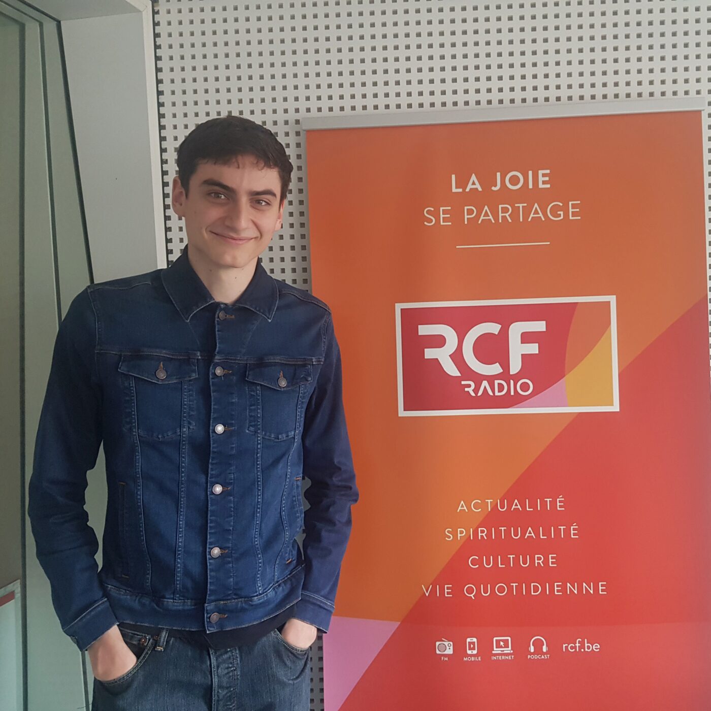 Noé Castagnier, pour "Foxfinder" au théâtre de Poche à Bruxelles episode artwork