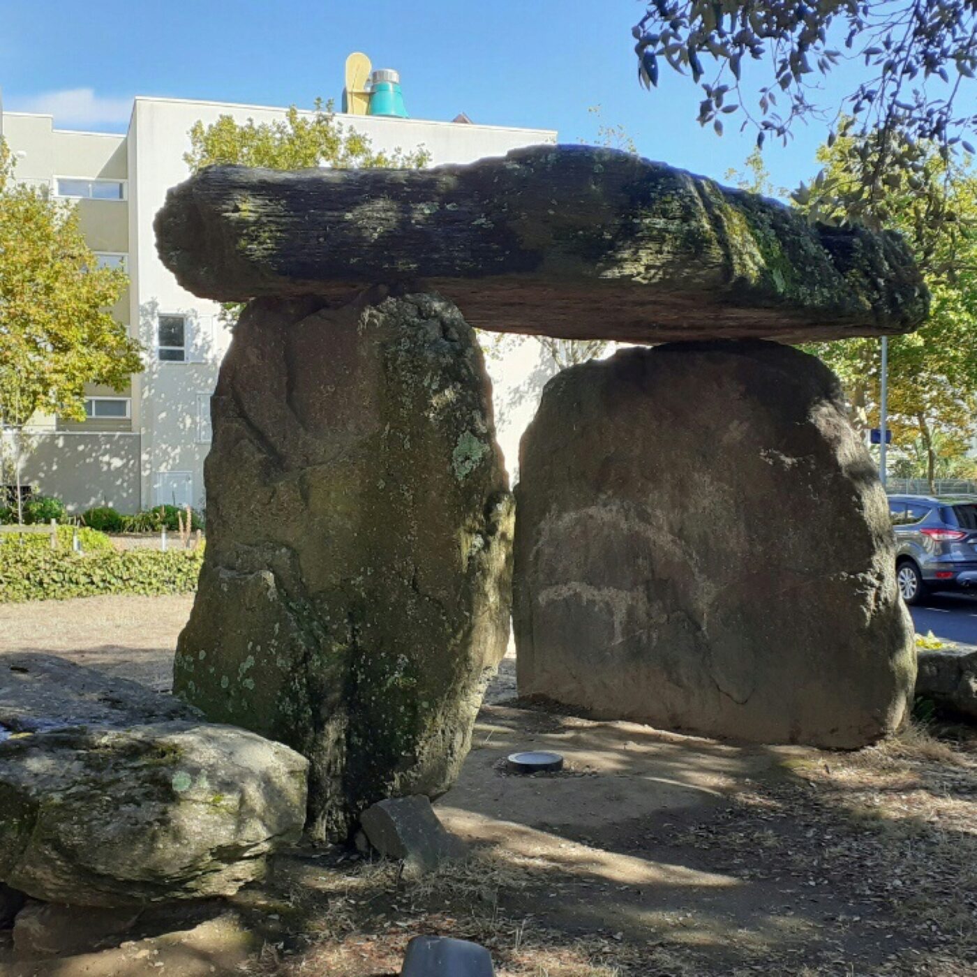 Le dolmen des Trois-Pierres à Saint-Nazaire episode artwork