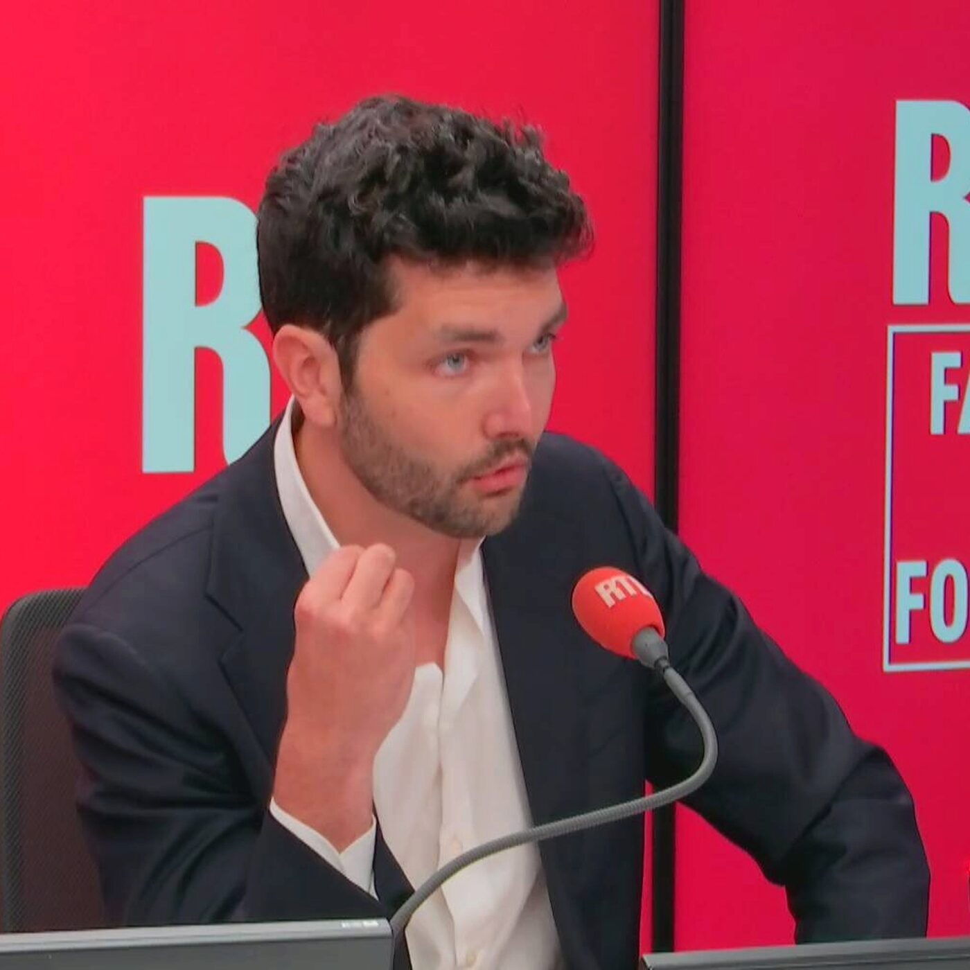 Florian Tardif, journaliste à "Paris-Match", sur Brigitte et Emmanuel Macron : "Le contrat, c'était un quinquennat, pas deux"