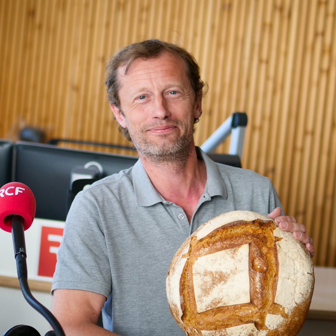 « 80 % des boulangeries achètent des viennoiseries toutes faites » : le combat de ce boulanger contre le gluten episode artwork