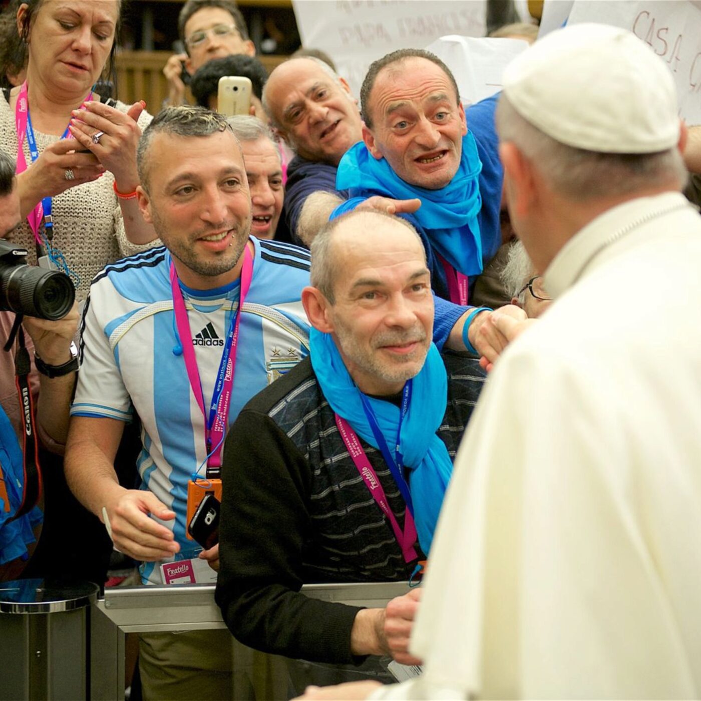 Jubilé des pauvres : Fratello emmène 1500 personnes en précarité à Rome