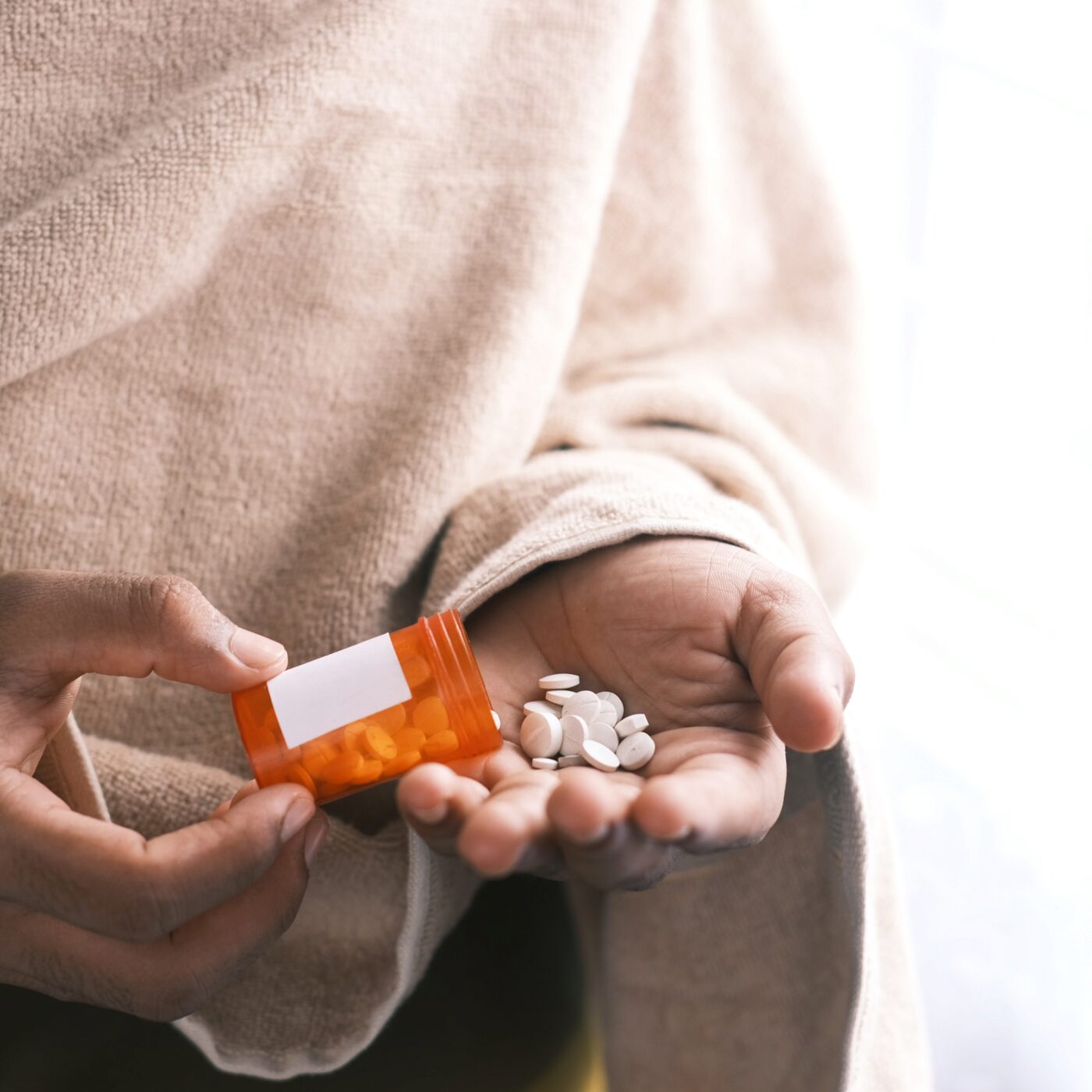 Étude clinique : les HCL s'intéressent à votre consommation de médicaments episode artwork