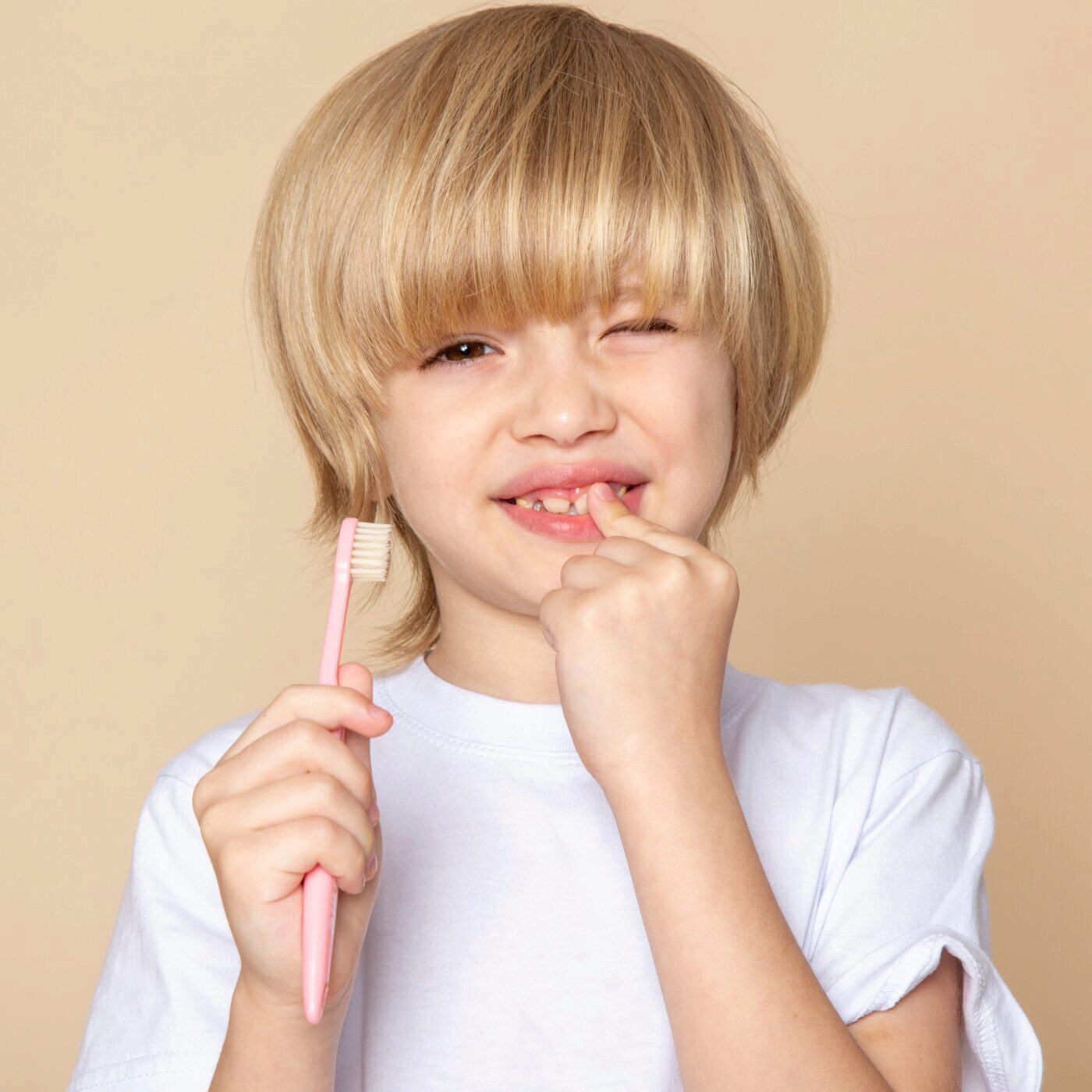 Enfants : comment les aider à prendre soin de leurs dents ? L'intégrale episode artwork