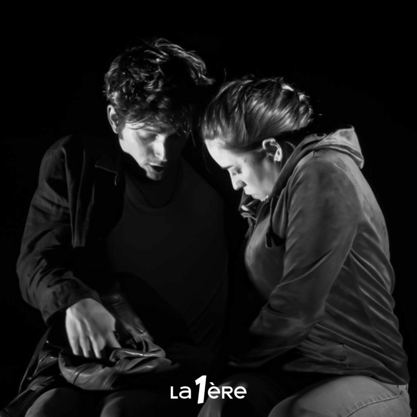 Interview avec Hélène Theunissen et Nicolas Godart pour "C'est rien ça va passer" au Marni Interview avec Hélène Theunissen et Nicolas Godart pour "C'est rien ça va passer" au Marni