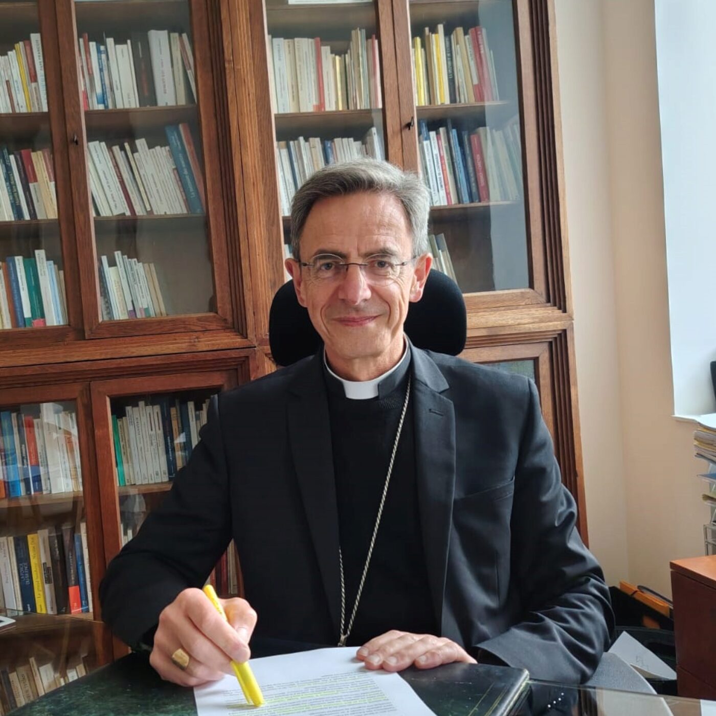 Mgr Bozo - Fin de vie - venue du Pape - pentecôte et vocations episode artwork