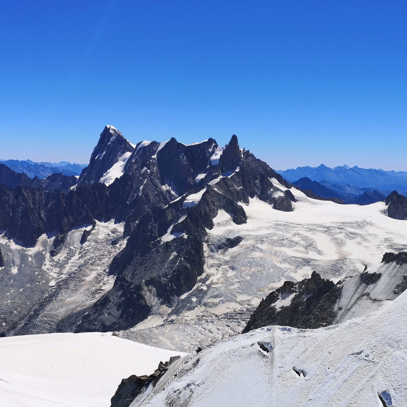 Caution pour monter sur le Mt-Blanc : mesure impossible à mettre en place ? episode artwork