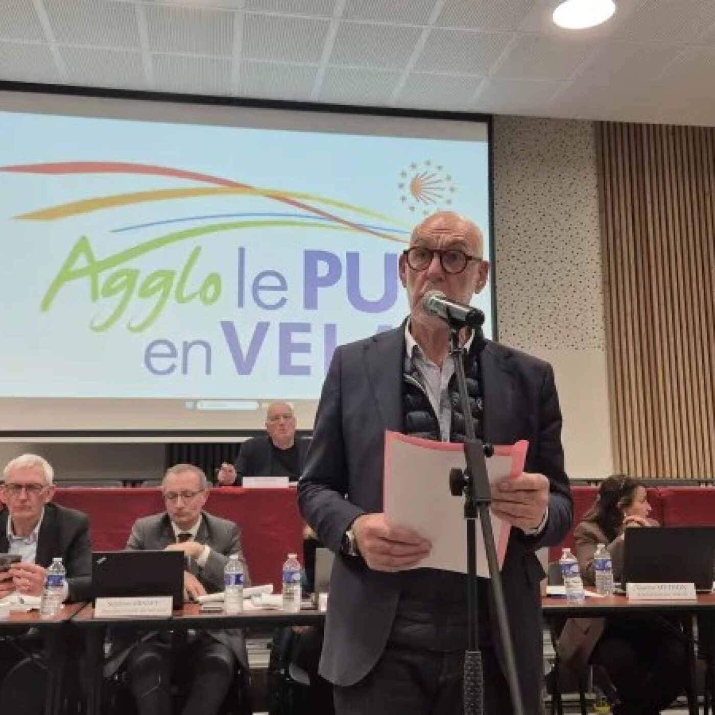 Rebondissement dans l'affaire du marché couvert au Puy, spécial municipales episode artwork