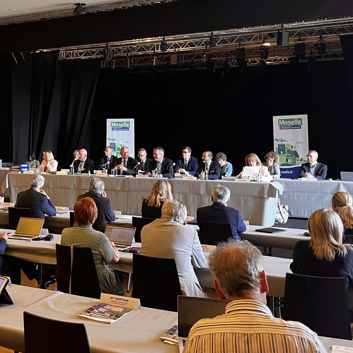 Politiquement vôtre