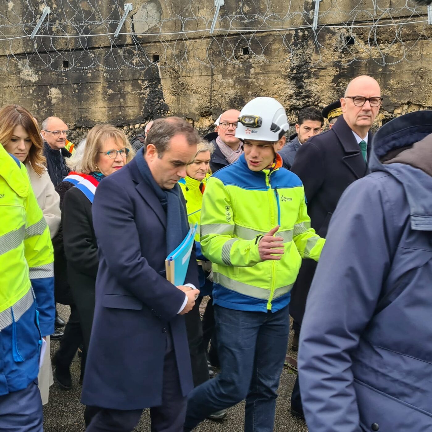 Le déplacement du Premier ministre dans le Jura sur le thème de l'énergie episode artwork