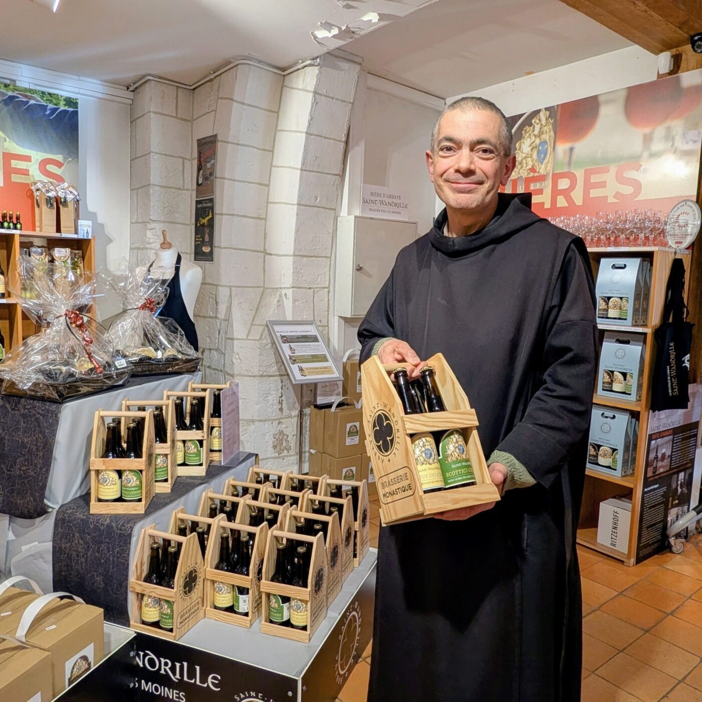 Les moines de l'abbaye de Saint Wandrille brassent de la bière depuis 10 ans episode artwork