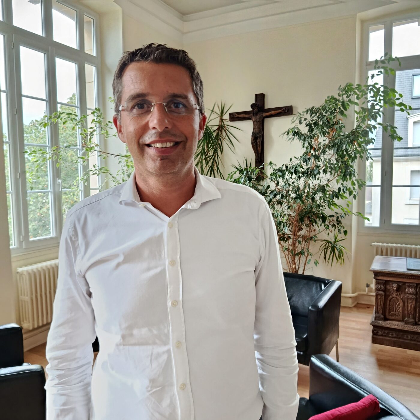 En Normandie, l'enseignement catholique "accompagne la décroissance" episode artwork