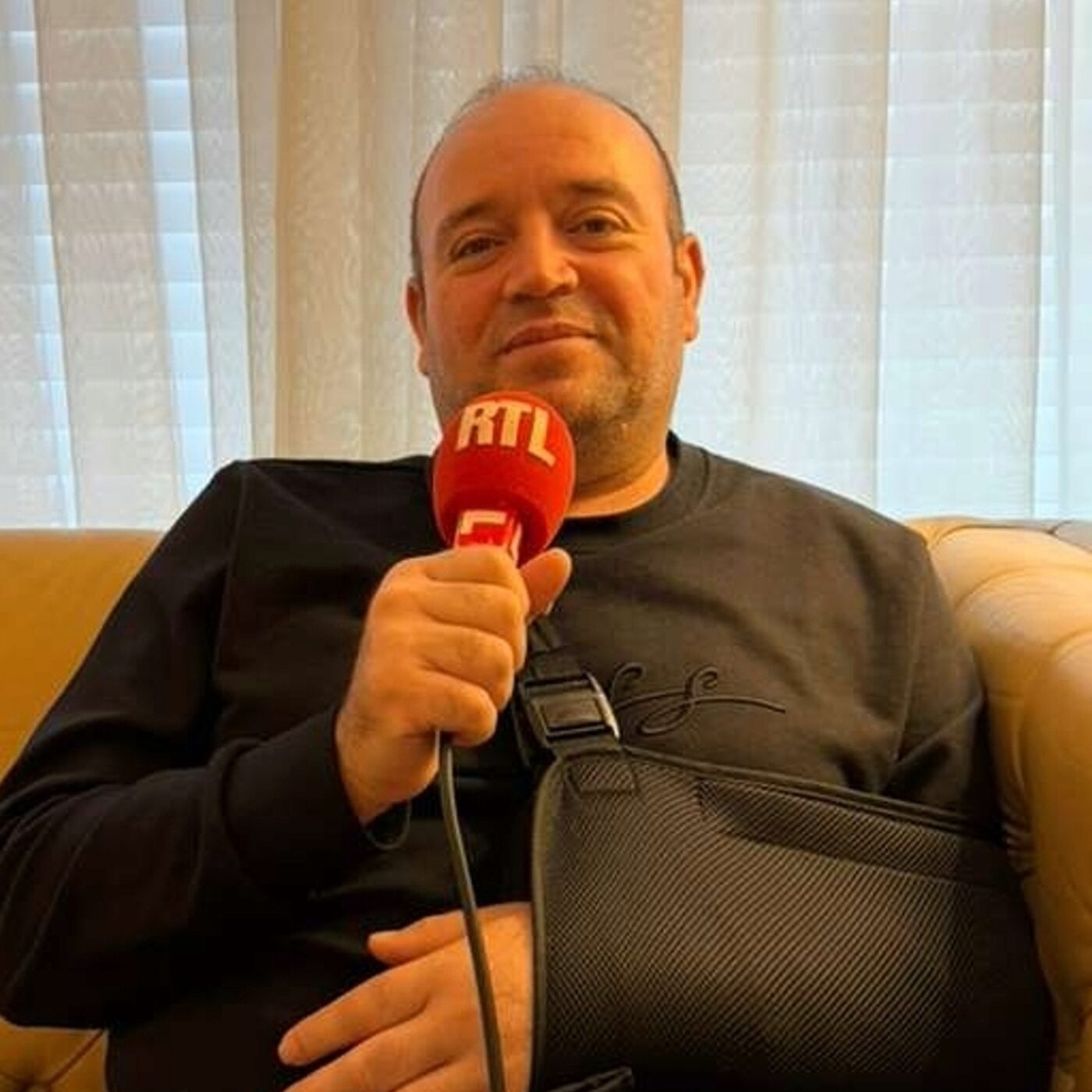 "J'ai fait mon devoir" : le héros de l'attentat antisémite de Sydney raconte comment il a désarmé un assaillant episode artwork