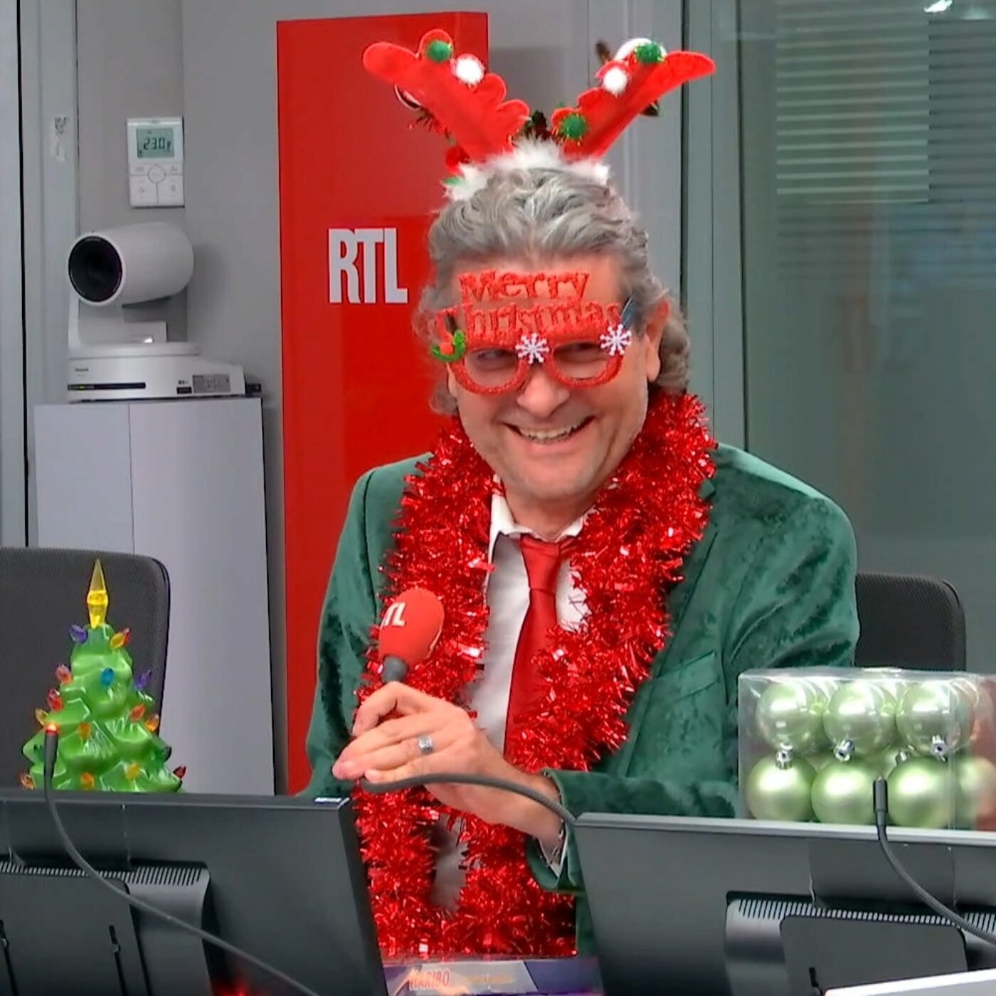 SECRETS DE LA CONSO - Calendriers de l'Avent, sapin... Pourquoi Noël commence en septembre dans les supermarchés