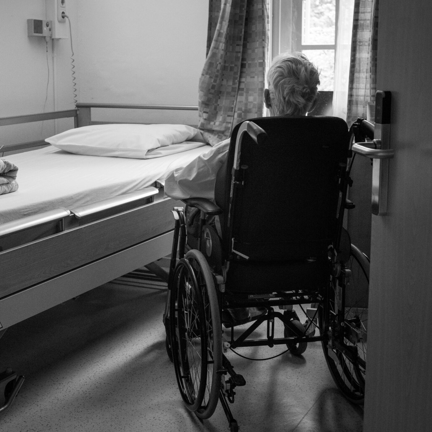 5 500 seniors hospitalisés à cause de chutes en Région en 2024 episode artwork