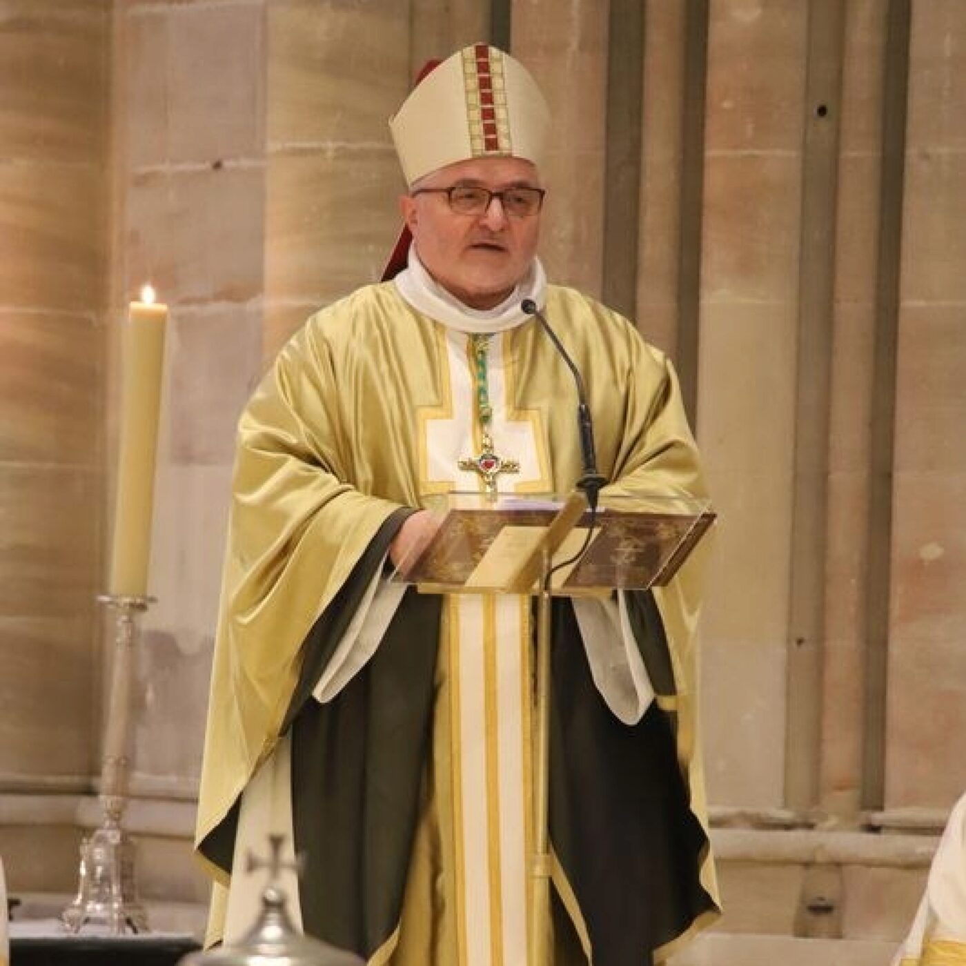 Mgr Cador : « Par sa résurrection, il nous donne les clés de la réponse de Dieu à la souffrance » episode artwork