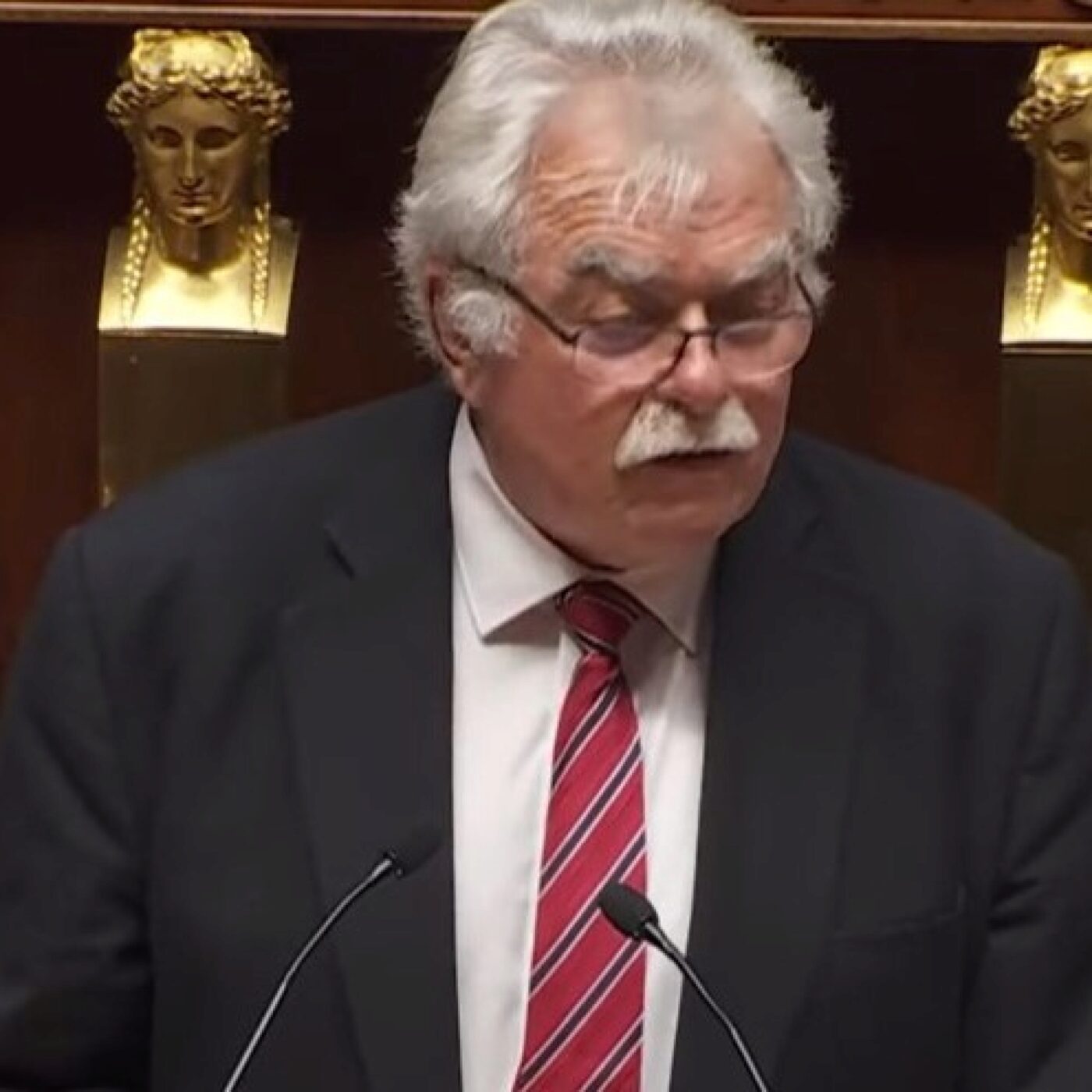 Initiative politique d'ampleur : "Ma crainte c'est que ce soit un coup de com" episode artwork