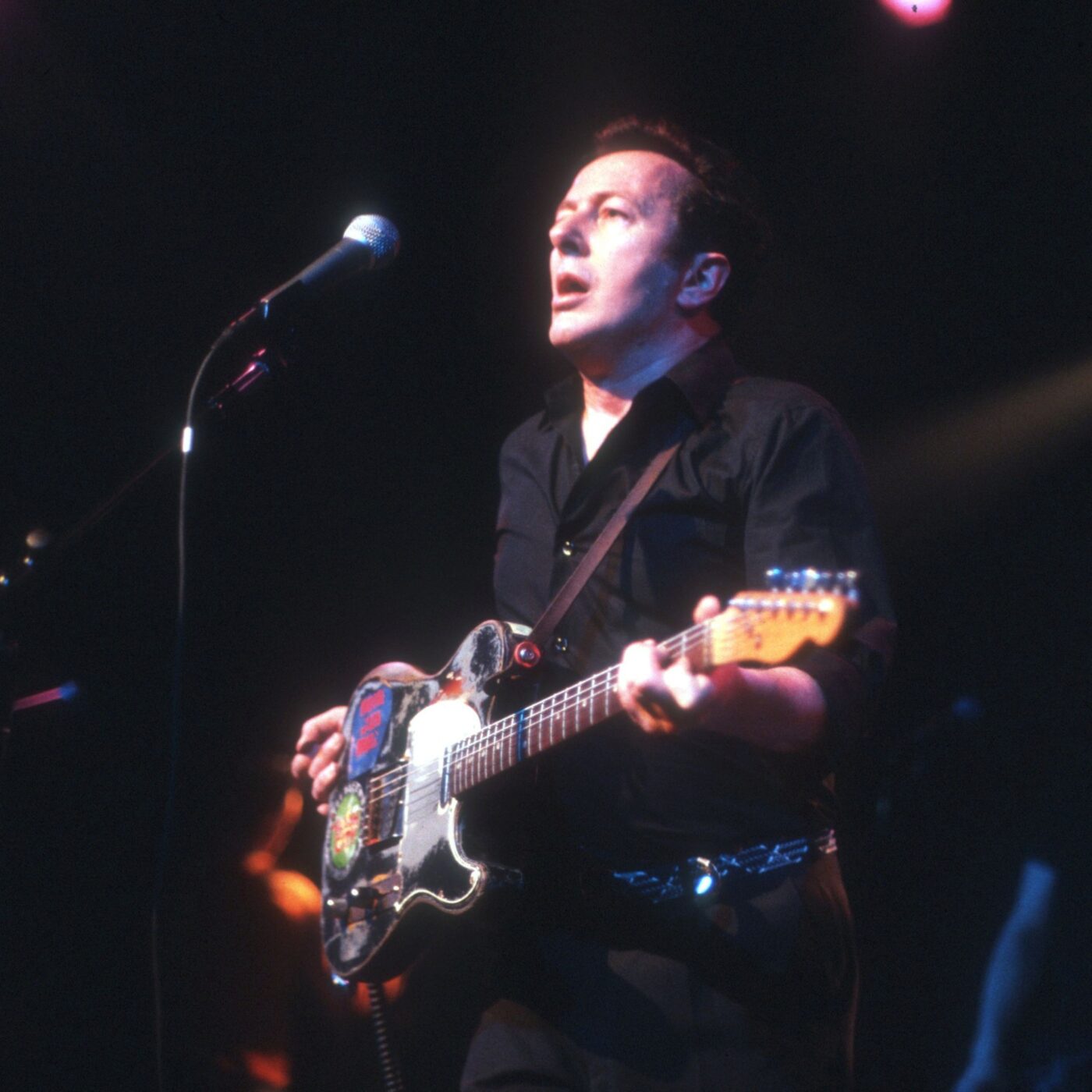 Joe Strummer, The Clash, rockeur engagé et intègre lâché par son cœur