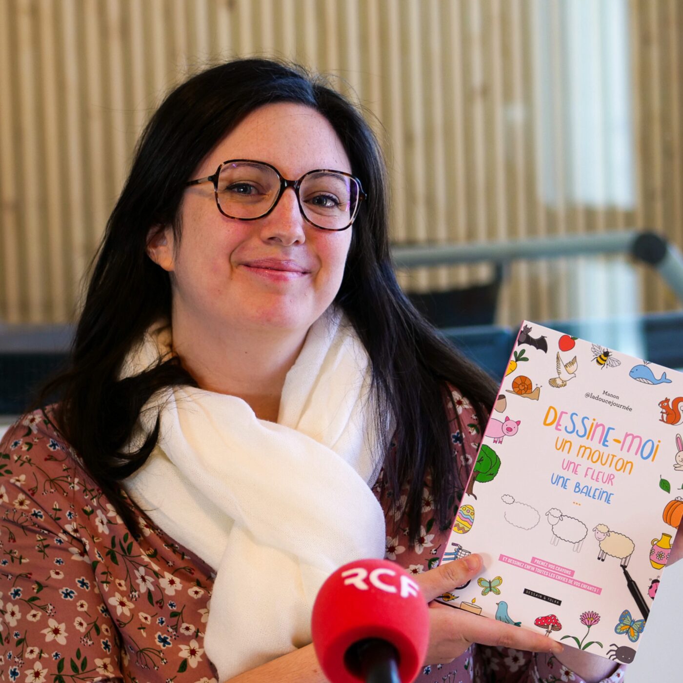 Manon @ladoucejournee nous invite à dessiner avec notre enfant episode artwork