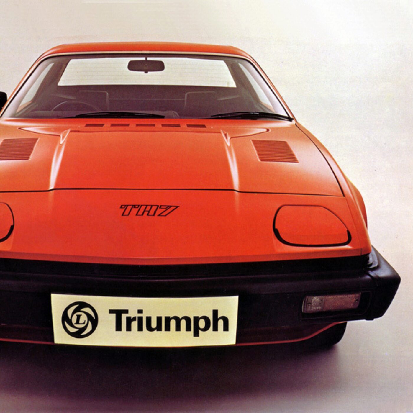 episode cover Histoire des dernières triumph, TR7 et TR8