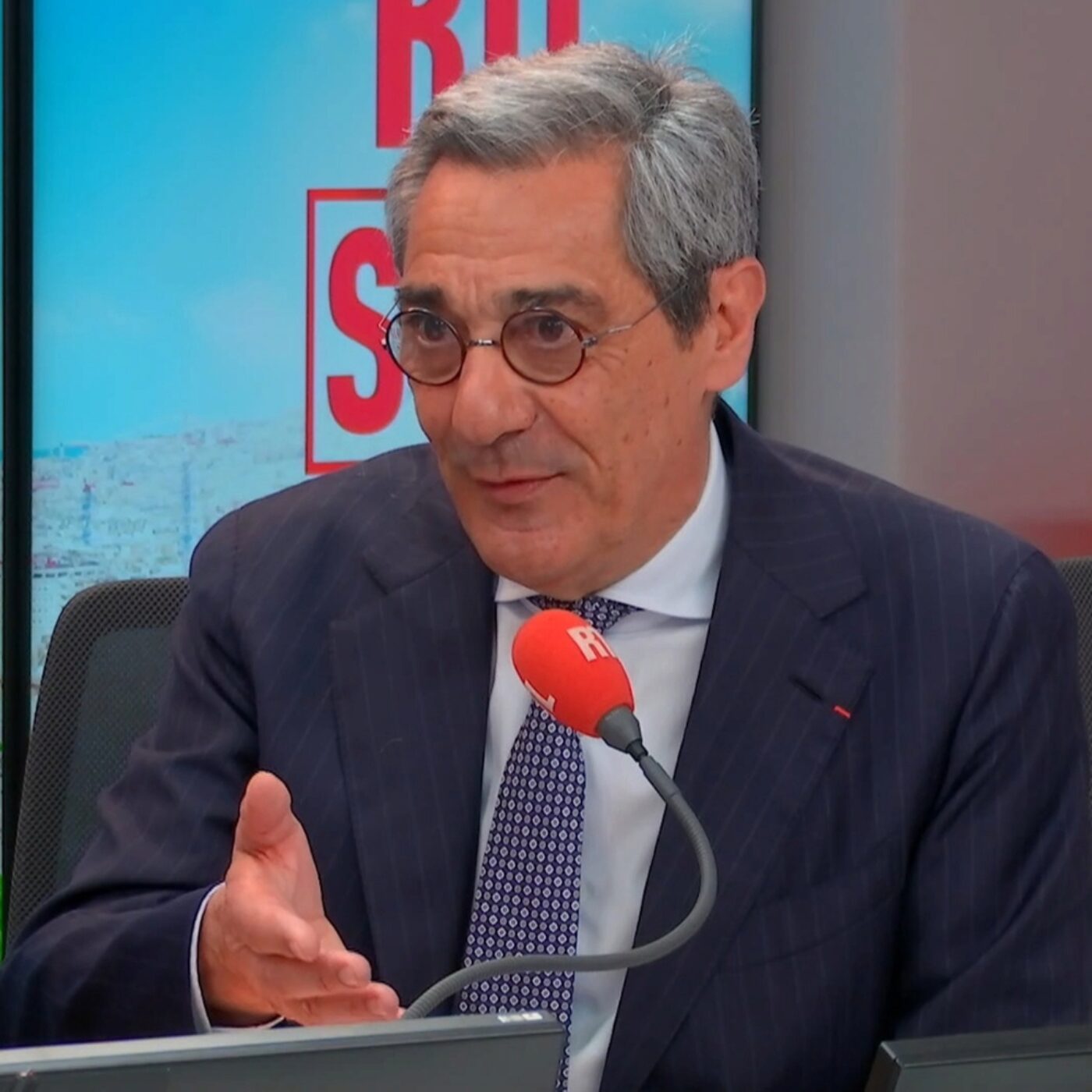 Serge Papin, ministre du Pouvoir d'achat : une baisse des prix du carburant d'"au moins 10 centimes d'ici 24 à 48 heures" episode artwork