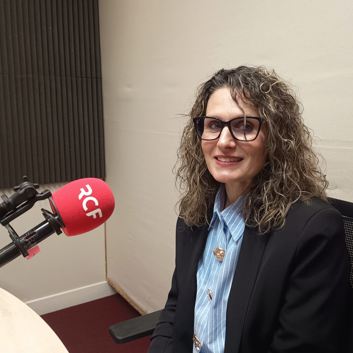 « Au moindre mouvement, c'est une décharge électrique » : une Loirétaine témoigne dans un livre de son combat contre la maladie episode artwork