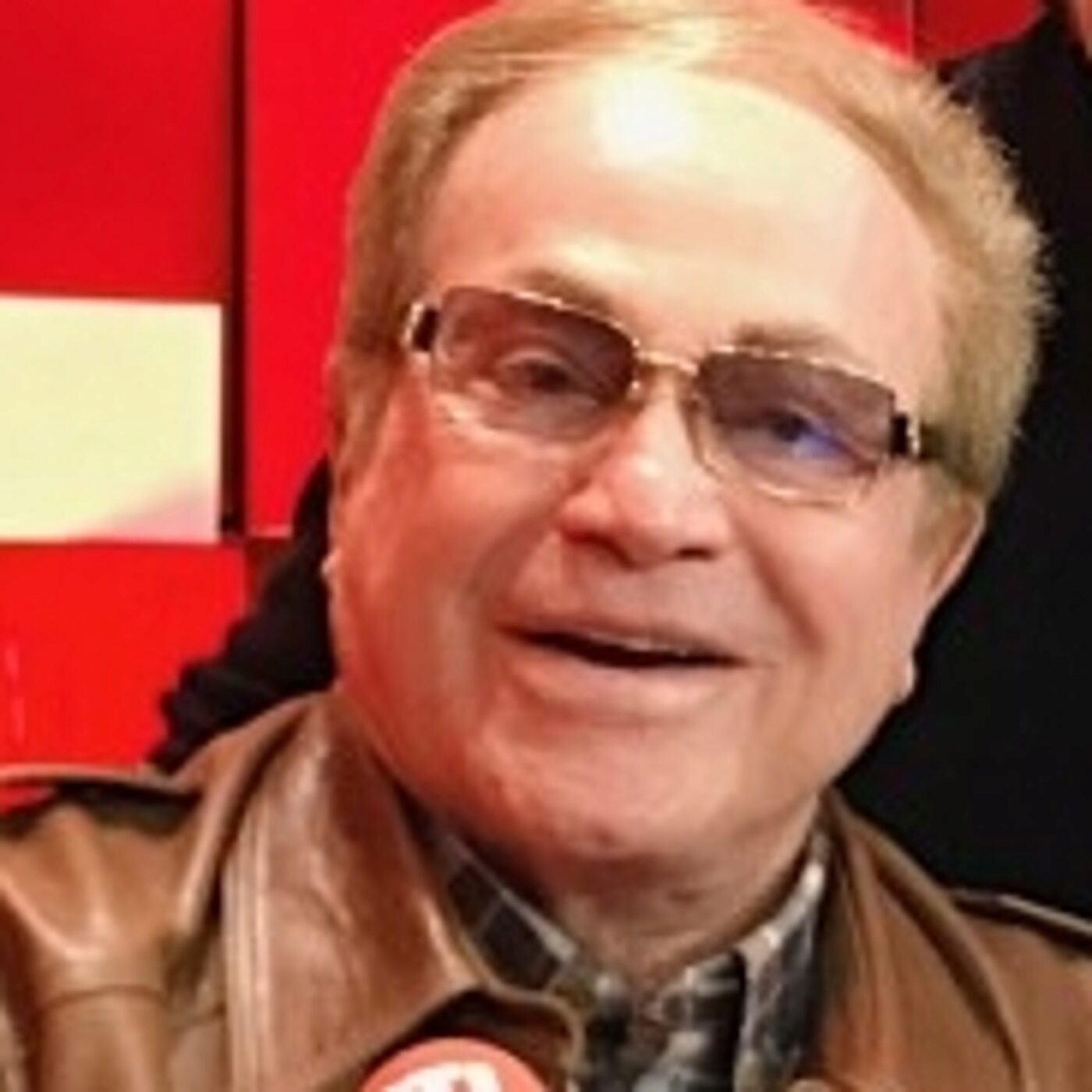 "Ce n'est qu'une statue" : faut-il empêcher les touristes de toucher les seins du buste de Dalida ? Sur RTL, son frère Orlando défend un geste "affectueux"