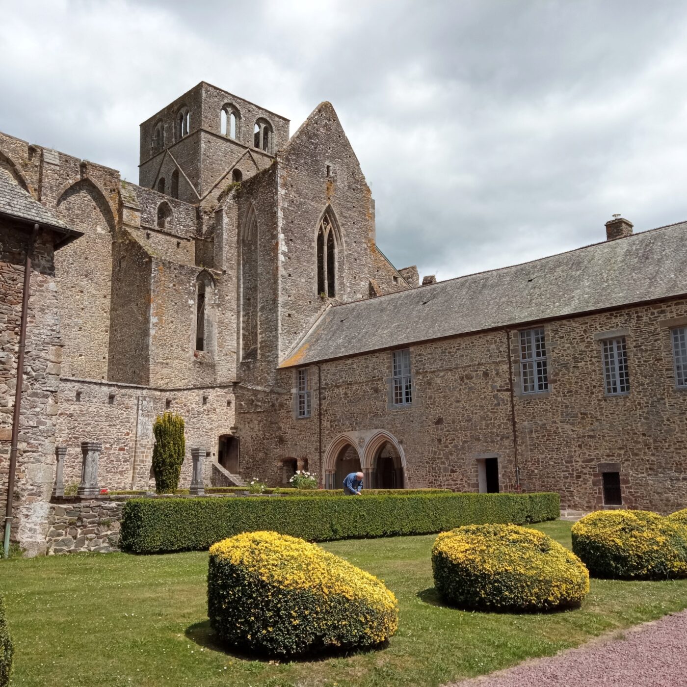 L'abbaye de Hambye, ce qui se cache derrière les ruines ( Intégrale ) episode artwork