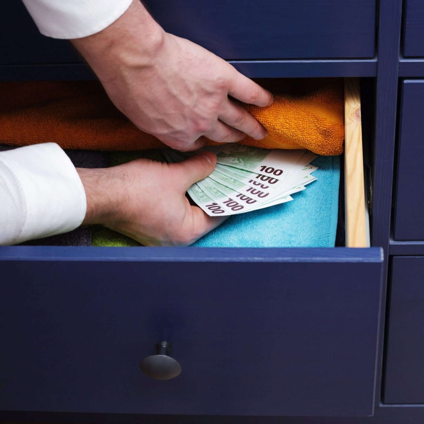 Le billet de banque : relique dépassée ou ultime arme contre l’instabilité ?
