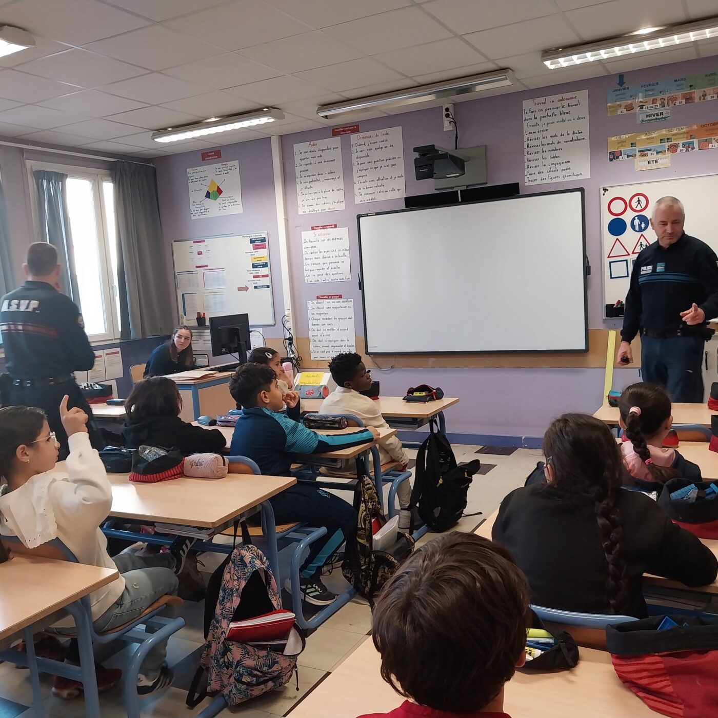 Le permis piéton dans les écoles clermontoises episode artwork