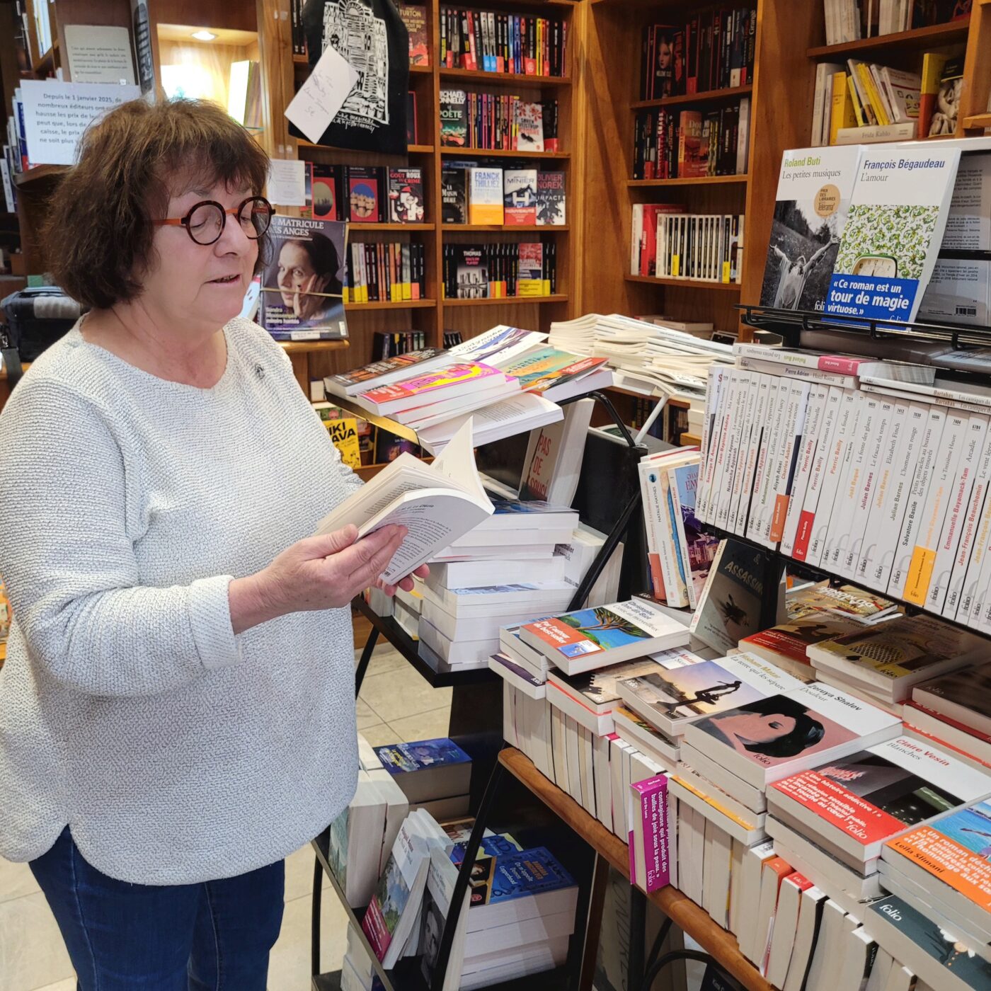 "Il n'y a pas de meilleure odeur au monde qu'un livre" : Catherine Mugnier ouvre les portes de sa librairie episode artwork