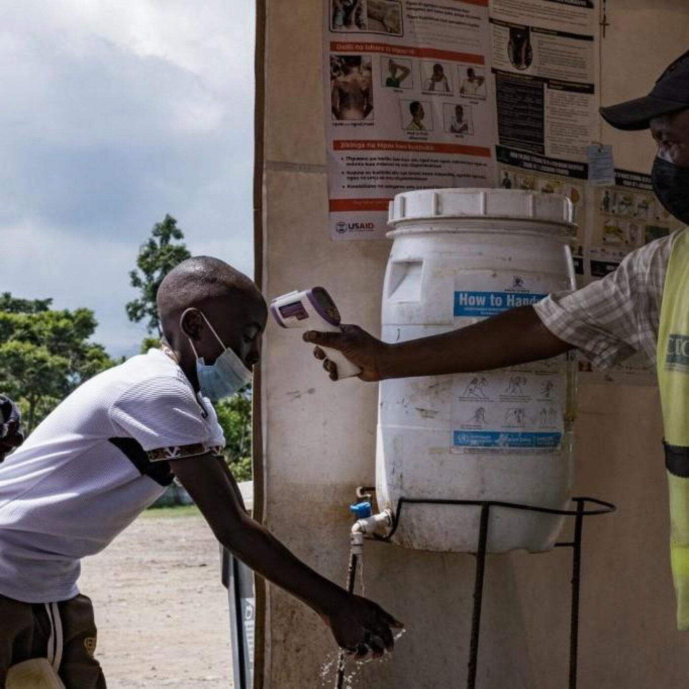 Ebola, le cerveau, une éruption de volcan qui contribue à la peste et l'invisibilisation des savoirs du Sud
